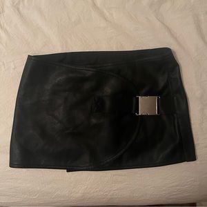 Poster girl leather buckle belt mini skirt